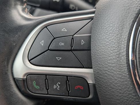 Used 2019 Jeep Compass Limited FWD image 16