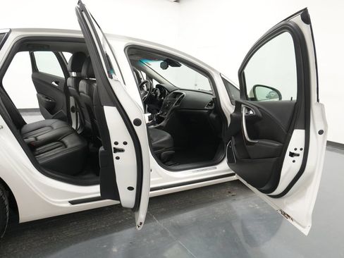Used 2012 Buick Verano Leather FWD image 25