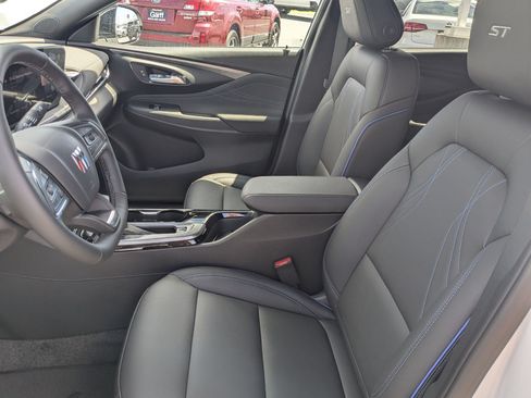 New 2026 Buick Envista Sport Touring w/ Convenience I Package FWD image 24