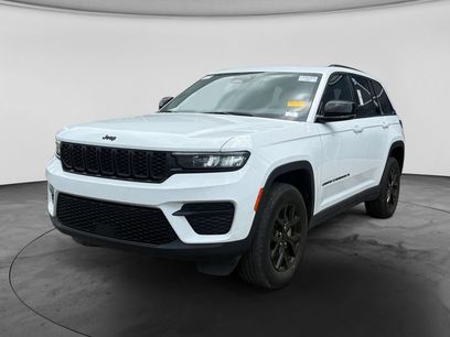 Used 2024 Jeep Grand Cherokee Altitude