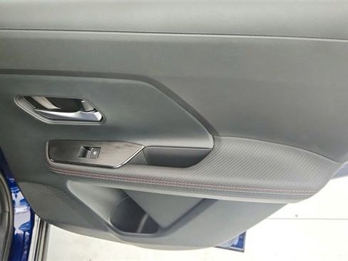 New 2025 Nissan Kicks SR image 36