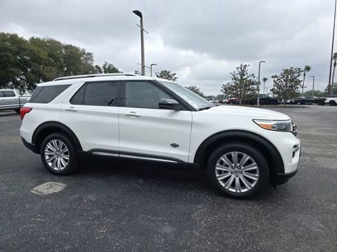 Used 2022 Ford Explorer King Ranch w/ Premium Technology Package image 2