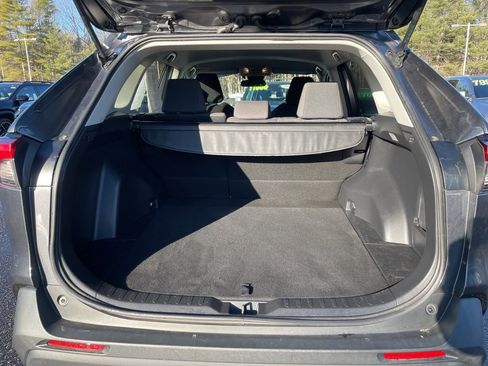 Used 2020 Toyota RAV4 LE image 29