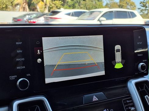 Used 2022 Kia Sorento S w/ Panoramic Sunroof Package FWD image 9