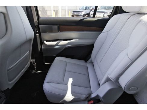 New 2026 Cadillac Vistiq Luxury image 12