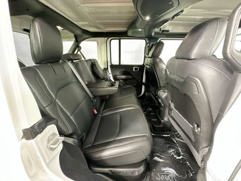Used 2024 Jeep Wrangler Unlimited Sahara w/ Safety Group AWD/4WD image 27