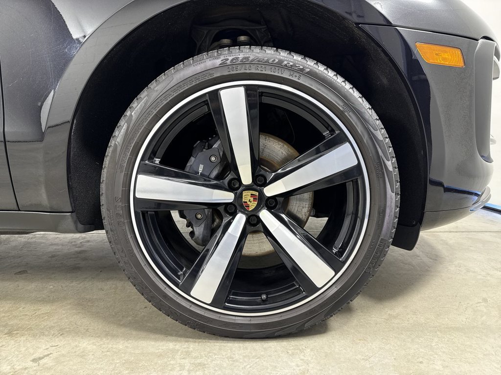 Certified 2023 Porsche Macan AWD/4WD image 15