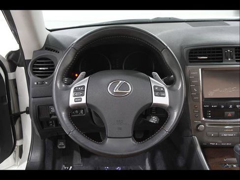 Used 2013 Lexus IS 250C w/ Luxury Pkg RWD image 8