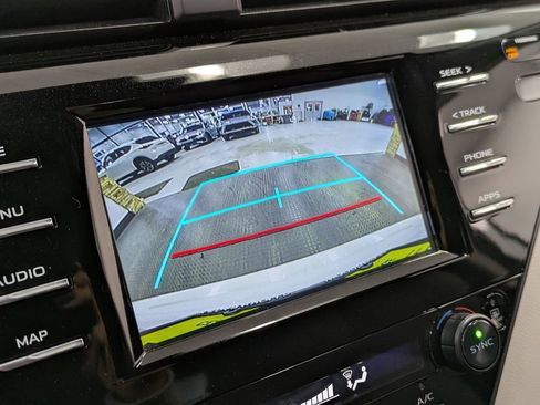 Used 2019 Toyota Camry LE FWD image 13