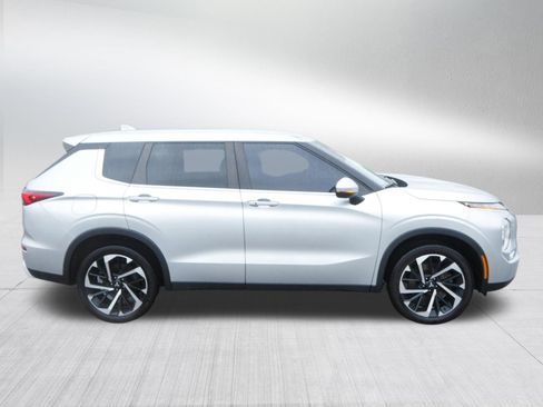 Used 2022 Mitsubishi Outlander SE AWD/4WD image 8