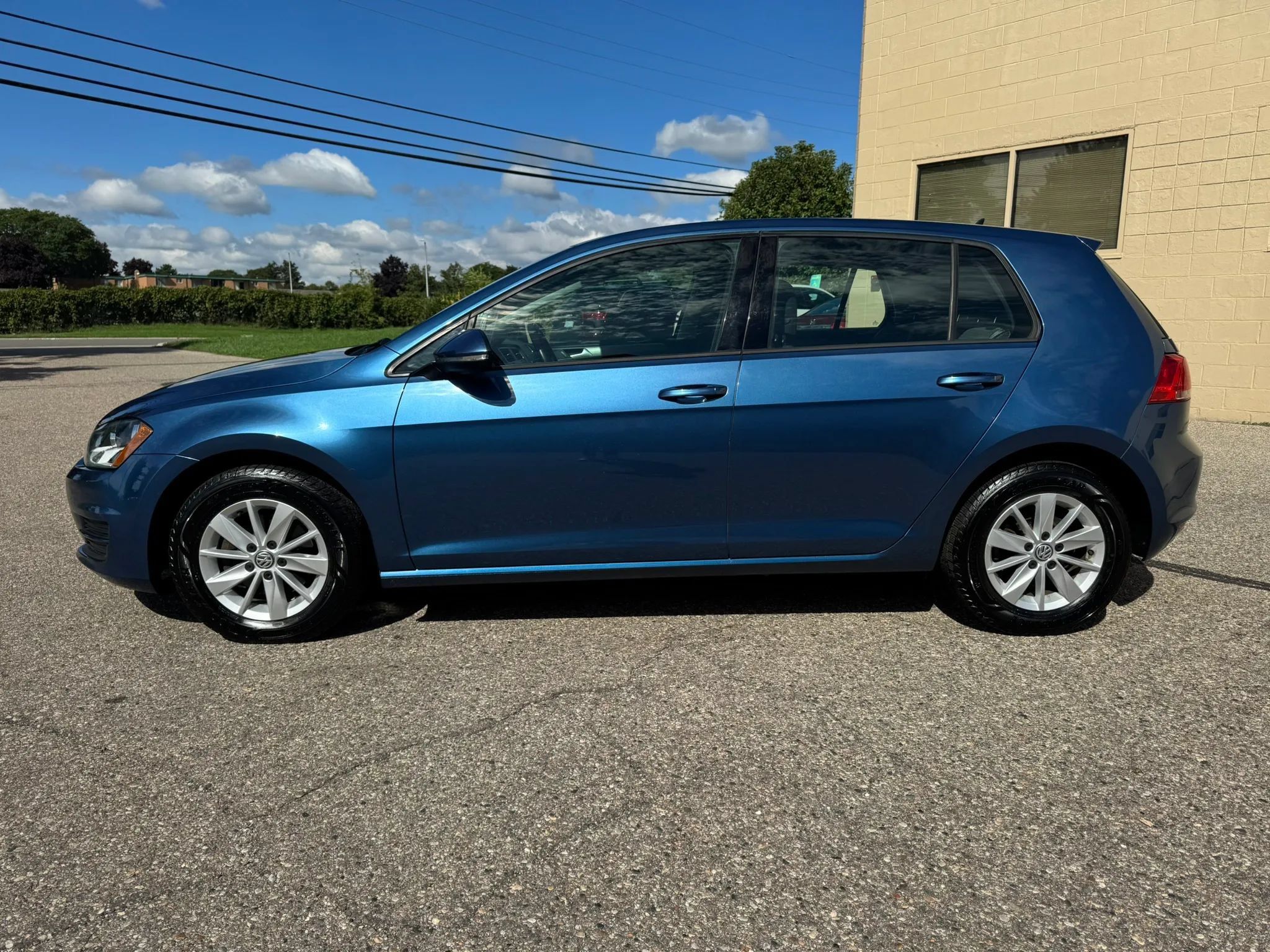 Used 2017 Volkswagen Golf SEL FWD image 5