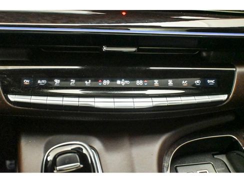 Used 2022 Cadillac Escalade ESV Premium Luxury Platinum image 50