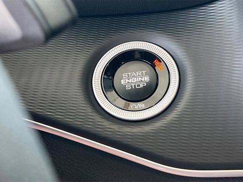 New 2025 Jeep Grand Cherokee Altitude image 22