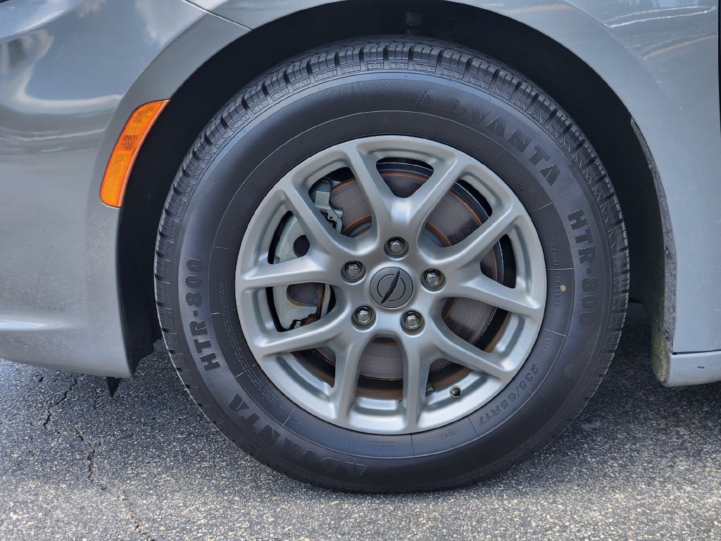 Used 2023 Chrysler Pacifica Touring-L FWD image 10