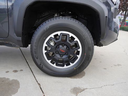 Used 2024 Toyota Tacoma TRD Off-Road image 10