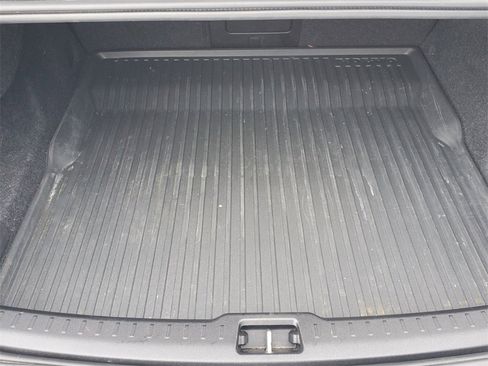 Used 2022 Volvo S60 B5 Momentum image 9