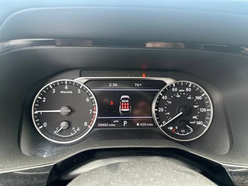 Used 2025 Nissan Pathfinder SL AWD/4WD image 16
