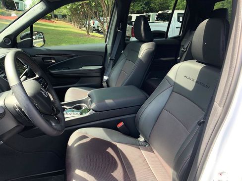Used 2025 Honda Ridgeline Black Edition image 10