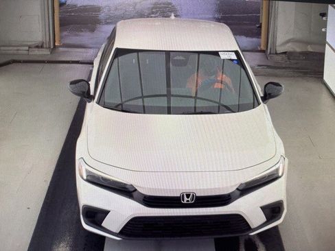 Used 2024 Honda Civic Sport image 2