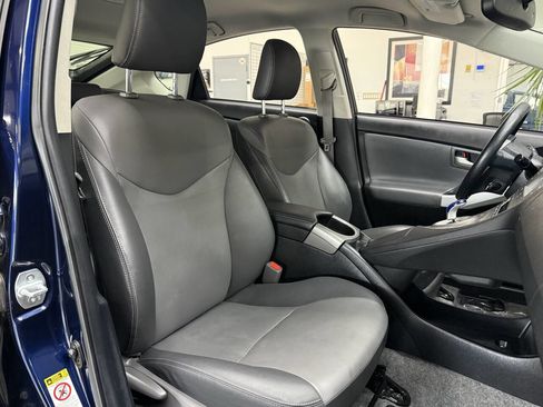 Used 2015 Toyota Prius Four image 17