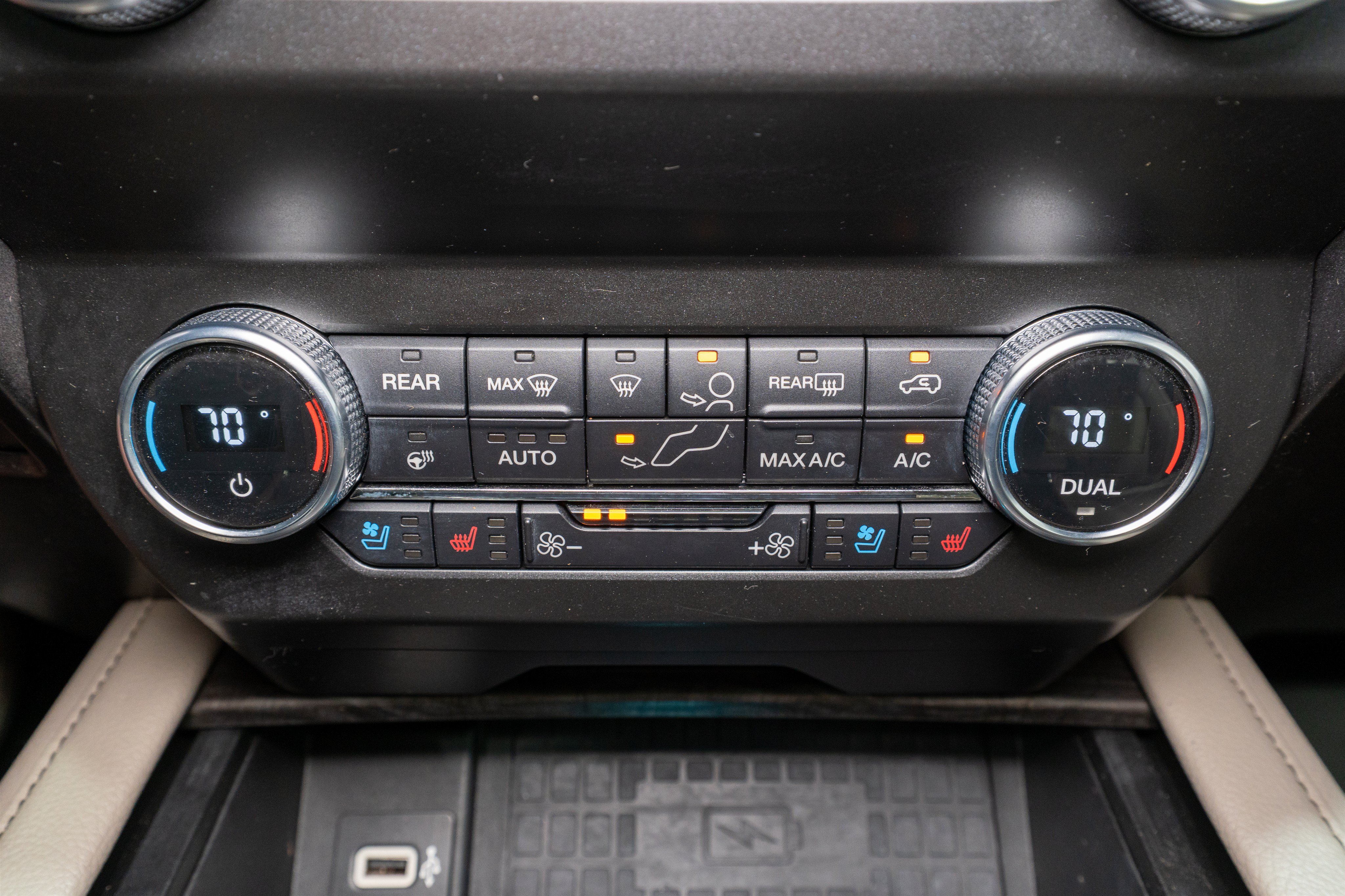 Used 2019 Ford Expedition Limited w/ Equipment Group 302A RWD image 23