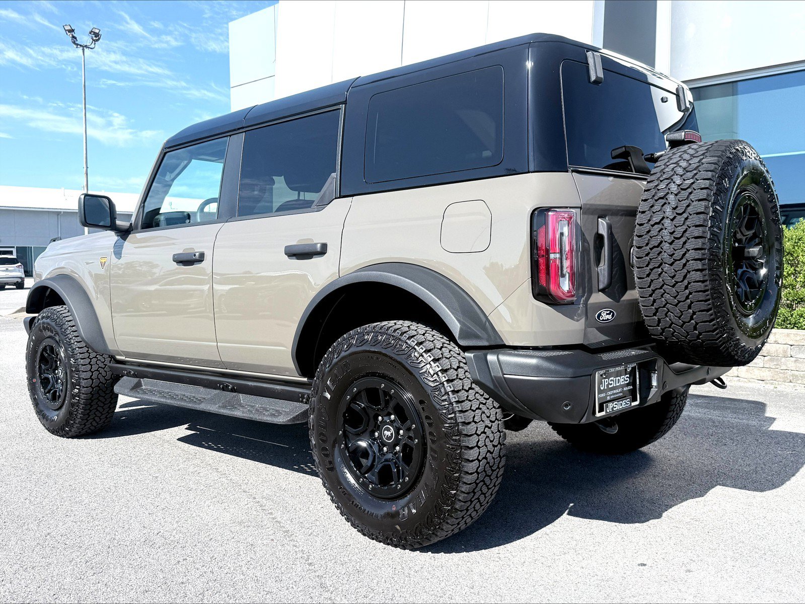 New 2026 Ford Bronco Badlands w/ Sasquatch Package AWD/4WD image 5