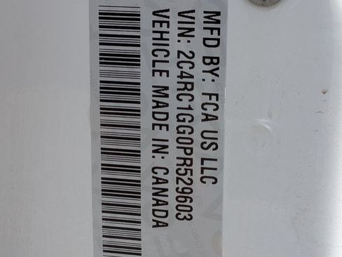 Used 2023 Chrysler Pacifica Limited FWD image 34