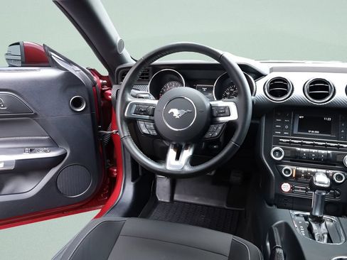 Used 2015 Ford Mustang Coupe RWD image 28