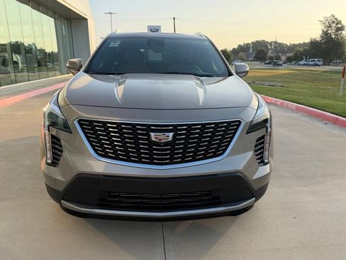 Used 2022 Cadillac XT4 Premium Luxury w/ Enhanced Visibility Package FWD image 10