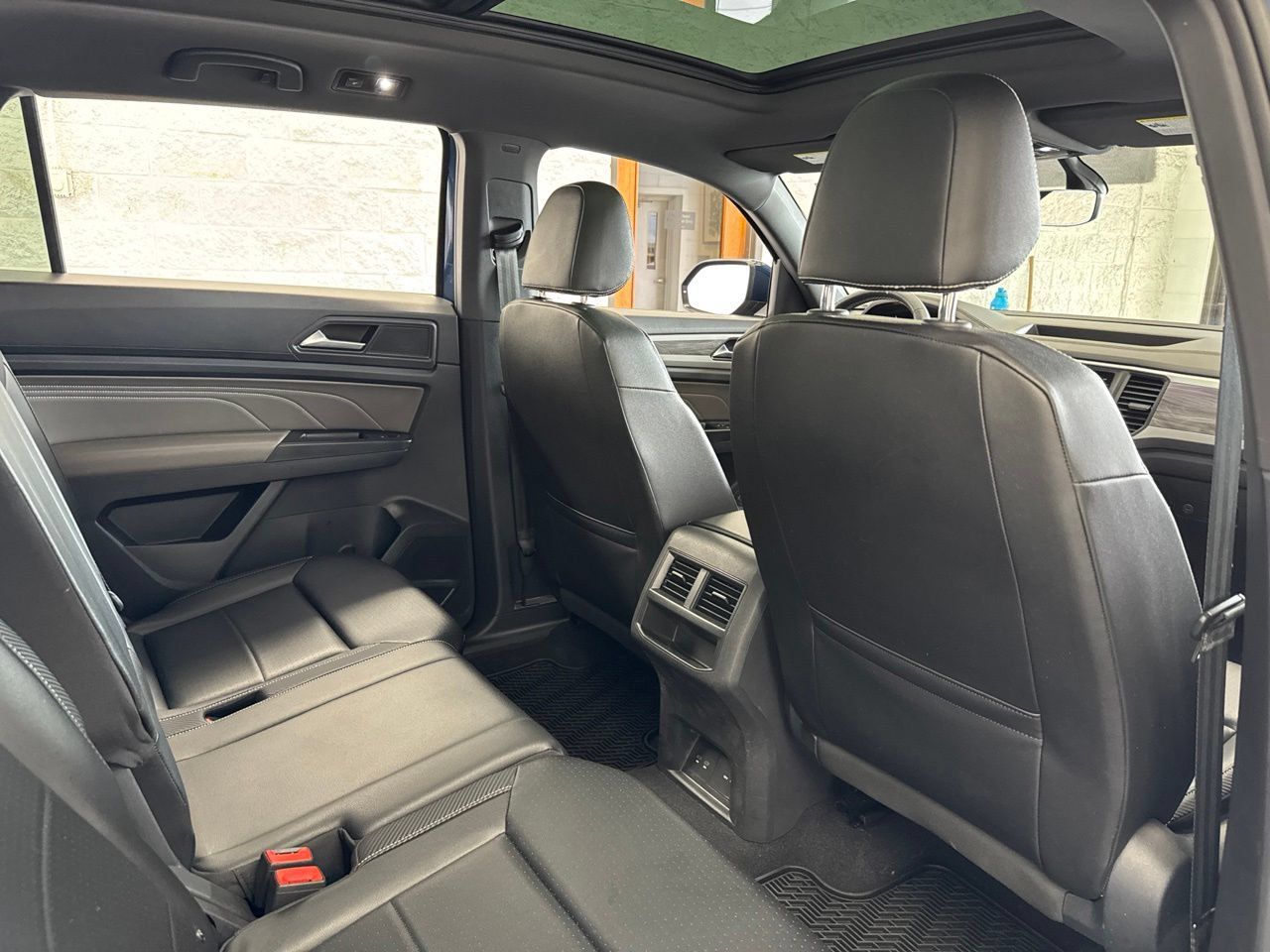 Used 2021 Volkswagen Atlas Cross Sport SE w/ Panoramic Sunroof Package AWD/4WD image 45