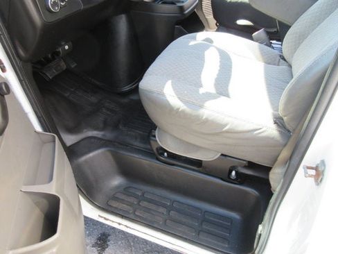 Used 2014 Chevrolet Express 3500 Extended image 12