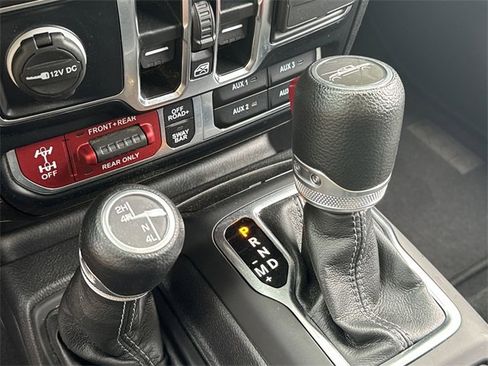 Used 2024 Jeep Gladiator Rubicon w/ Technology Group image 31