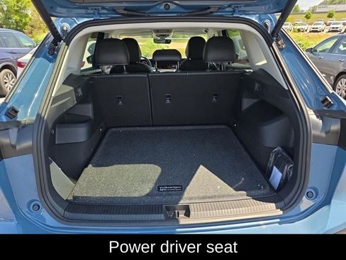 Used 2025 Volkswagen Tiguan SE image 10