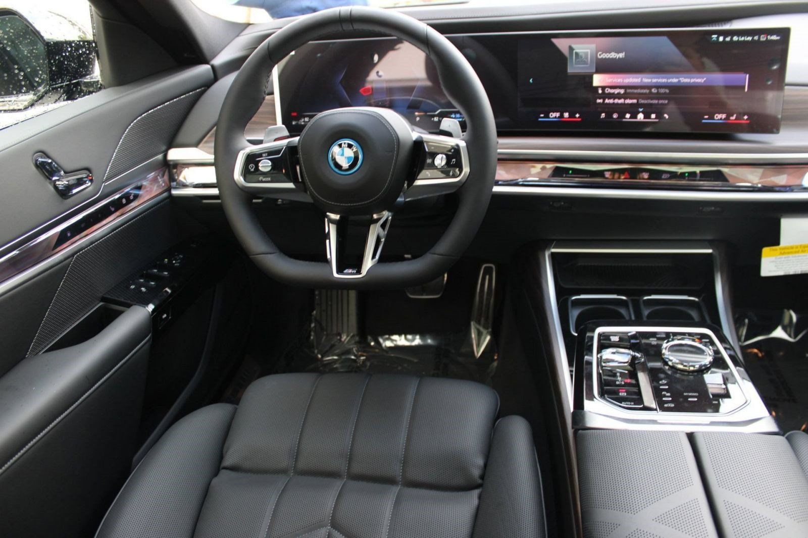 Used 2026 BMW 750e xDrive AWD/4WD image 30
