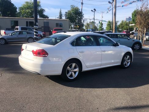 Used 2013 Volkswagen Passat 2.5 SE FWD image 4