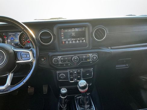 Used 2020 Jeep Gladiator Overland w/ LED Lighting Group image 9