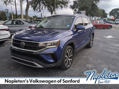 Used 2022 Volkswagen Taos SE w/ Panoramic Sunroof Package