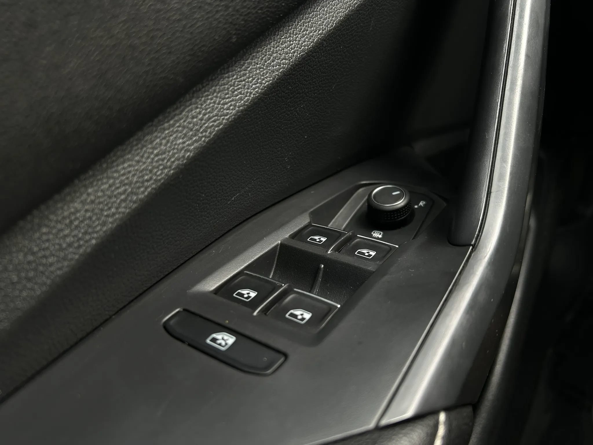 Used 2025 Volkswagen Jetta Sport FWD image 13