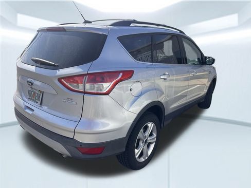Used 2016 Ford Escape SE w/ Equipment Group 201A image 6