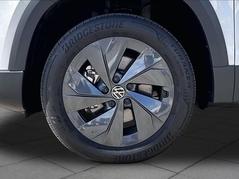 Used 2025 Volkswagen Taos S FWD image 9