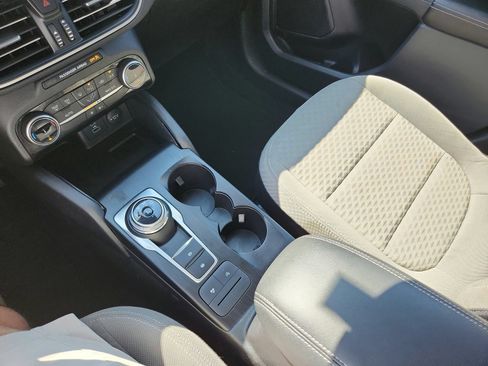 Used 2022 Ford Escape SE w/ SE Sport Appearance Package FWD image 16