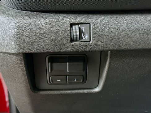 Used 2024 Chevrolet Colorado Z71 w/ Z71 Convenience Package 2 image 10