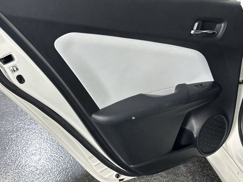 Used 2019 Toyota Prius Limited image 34