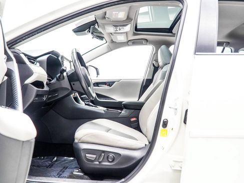 Used 2020 Toyota RAV4 Limited w/ All Weather Liner Package FWD image 39