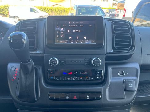 Used 2024 RAM ProMaster 2500 w/ Convenience Group FWD image 16