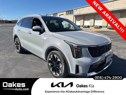 Certified 2024 Kia Sorento EX w/ Panoramic Sunroof Package image 1