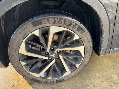 Used 2024 Mitsubishi Outlander SE image 11