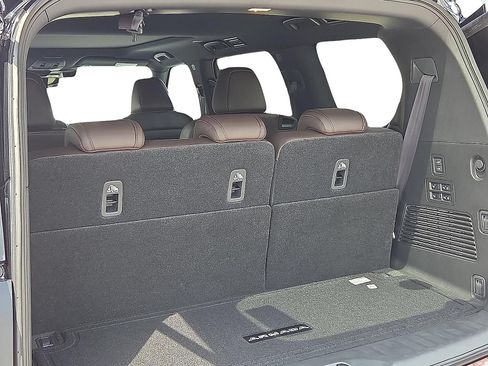 Used 2026 Nissan Armada Platinum Reserve AWD/4WD image 9