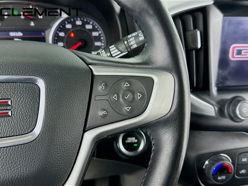 Used 2022 GMC Terrain SLT image 16