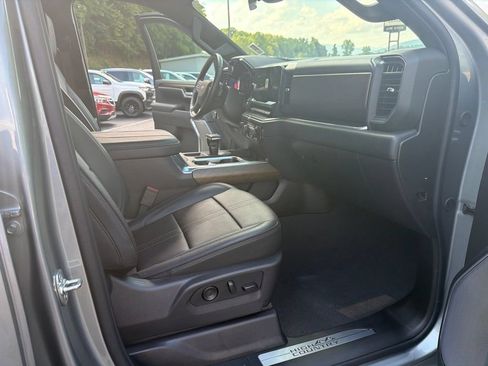 Certified 2026 Chevrolet Silverado 1500 High Country AWD/4WD image 16